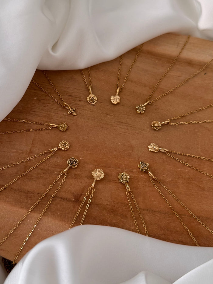 Collier fleur de naissance