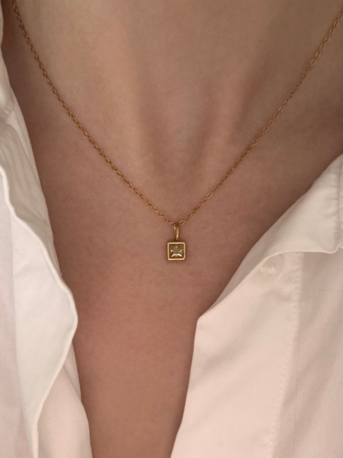 Collier pierre de naissance